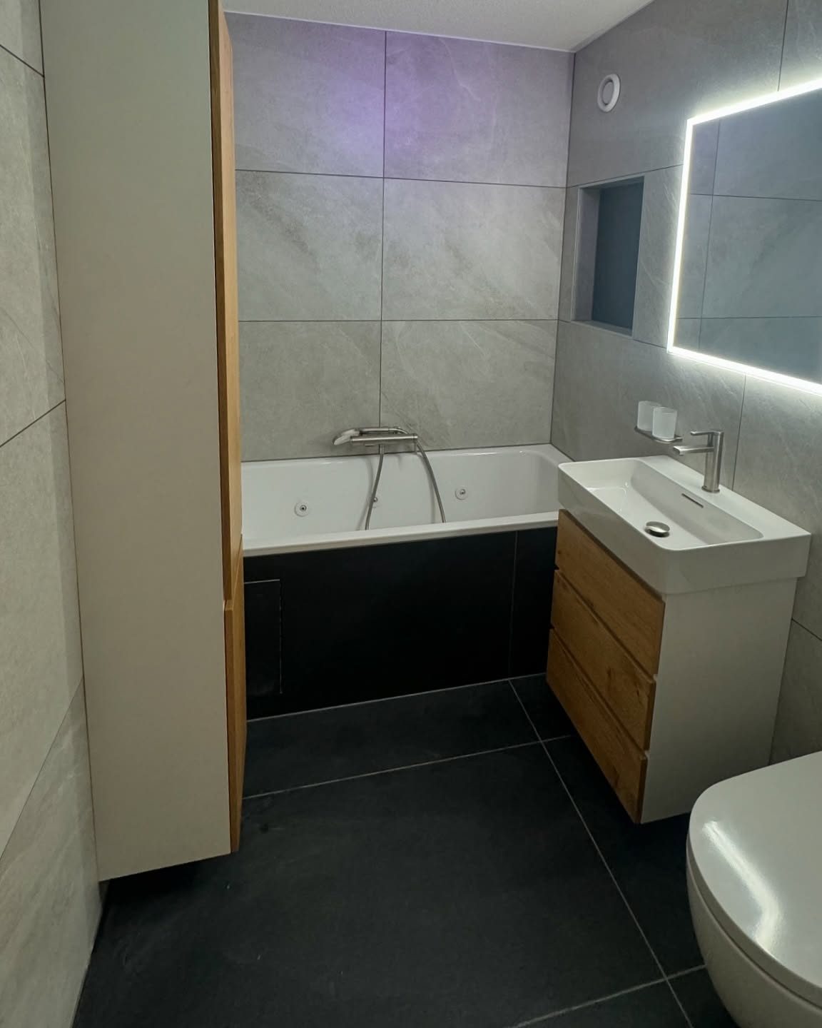 Rénovation de salle de bain en PPE avec baignoire wellness Kaldewei par Pred SA