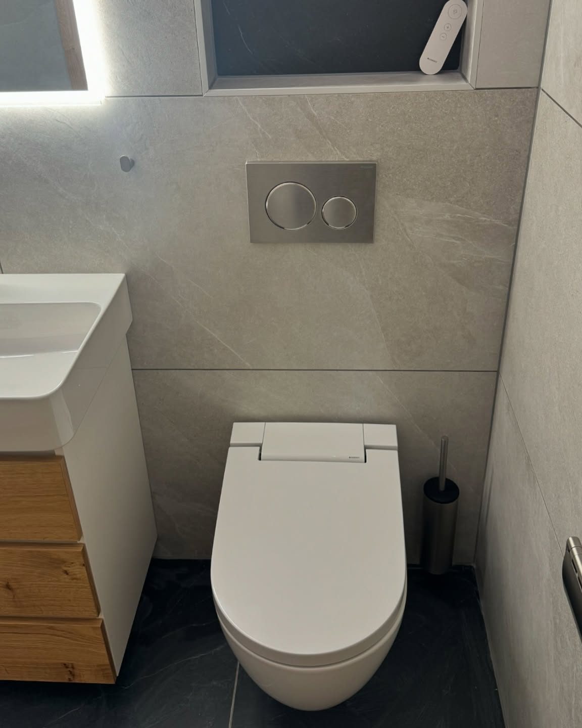 WC douche Geberit installé par Pred SA dans une salle de bain en PPE